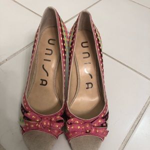 New Women Unisa Heels with Polka Dots.  Size 6.5